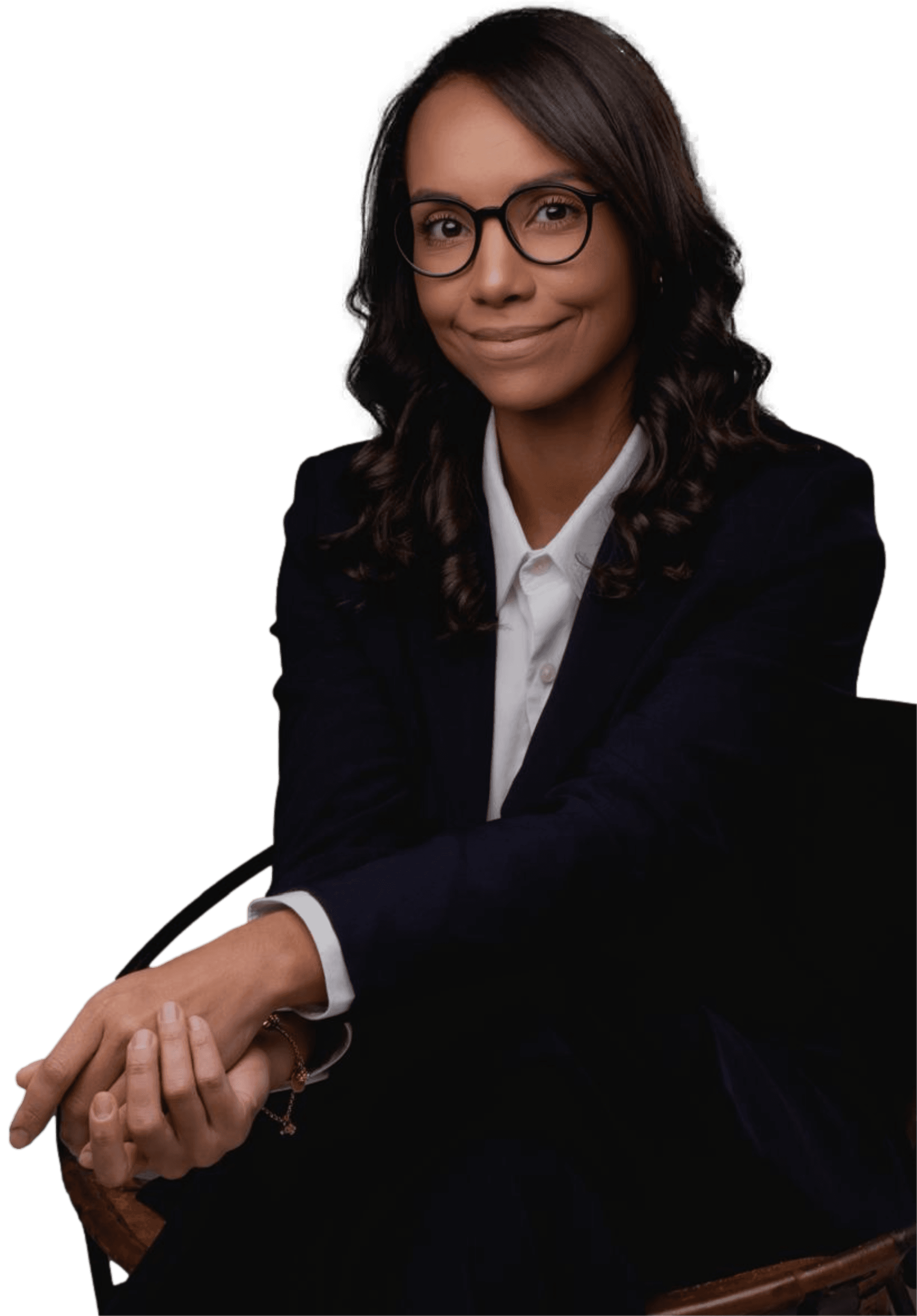 Gabriela Costa estendendo a mão em um convite para participar